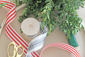 boxwood wreath DIY | polka dots and picket fences