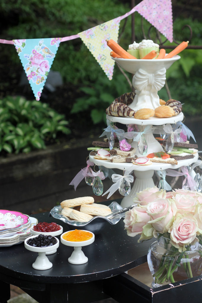 tea party time | polka dots and picket fences