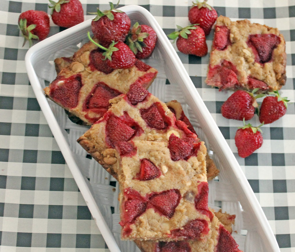 strawberry blondies | polka dots and picket fences